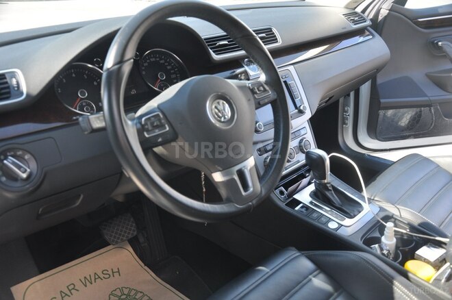 Volkswagen Passat CC-13