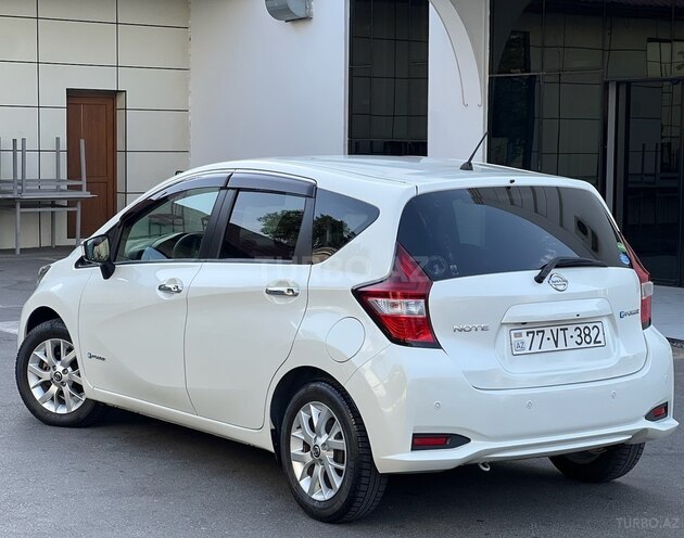 Nissan Note-5