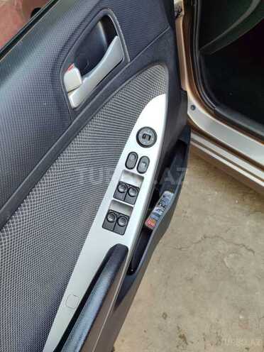Hyundai Accent 2013, 127,000 km - 1.6 l - Horadiz