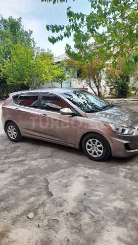 Hyundai Accent 2013, 127,000 km - 1.6 l - Horadiz