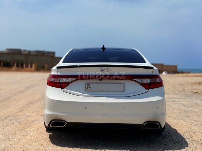 Hyundai Grandeur 2015, 250,425 km - 2.2 л - Bakı