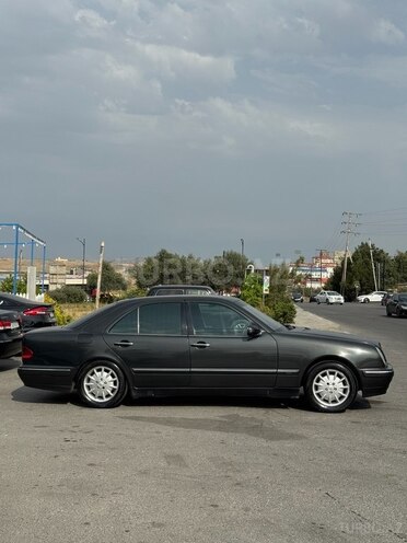 Mercedes E 220 d 2000, 617,000 km - 2.2 l - Bakı