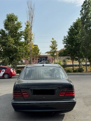 Mercedes E 220 d 2000, 617,000 km - 2.2 l - Bakı