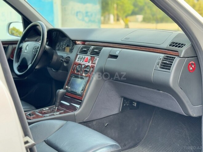 Mercedes E 270 2000, 250,000 km - 2.7 l - Bakı