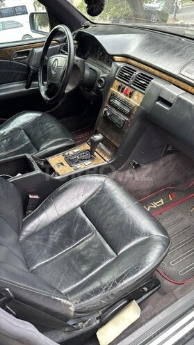 Mercedes E 290 1996, 358,655 km - 2.9 л - Bakı