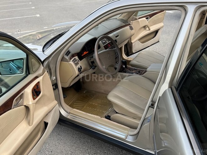 Mercedes E 240 1998, 345,789 km - 2.4 l - Sumqayıt