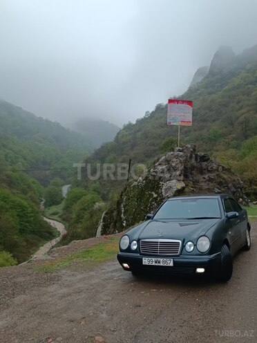 Mercedes E 240 2000, 388,000 km - 2.4 l - Qazax