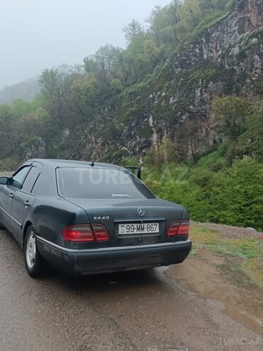 Mercedes E 240 2000, 388,000 km - 2.4 l - Qazax