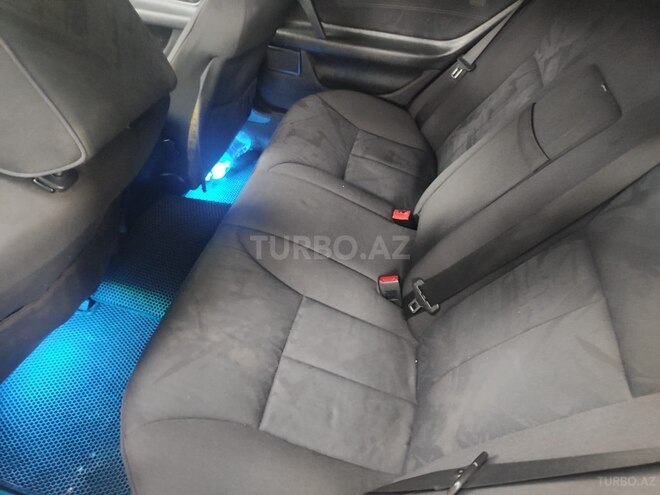 Mercedes E 240 2000, 388,000 km - 2.4 l - Qazax
