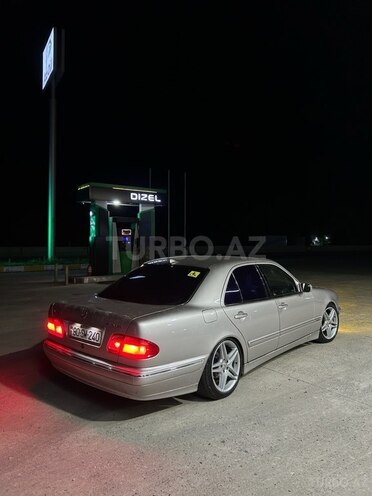 Mercedes E 240 2002, 266,500 km - 2.6 l - Bakı