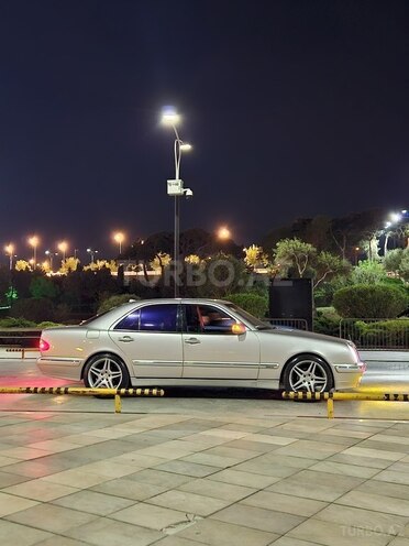Mercedes E 240 2002, 266,500 km - 2.6 l - Bakı