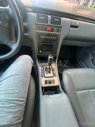 Mercedes E 240 2002, 266,500 km - 2.6 l - Bakı