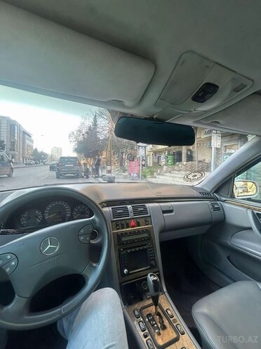 Mercedes E 240 2002, 266,500 km - 2.6 l - Bakı