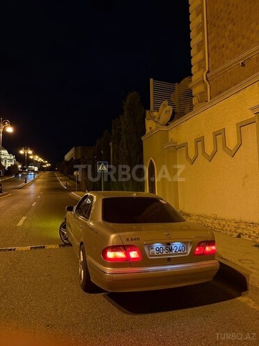 Mercedes E 240 2002, 266,500 km - 2.6 l - Bakı