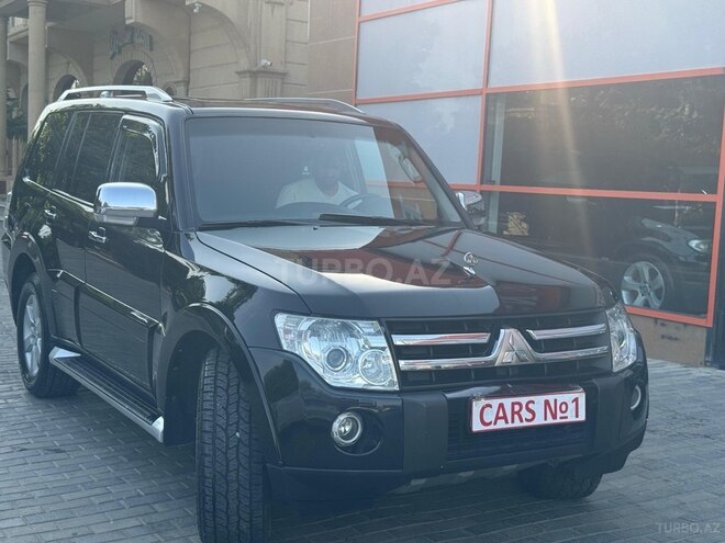 Mitsubishi Pajero-4