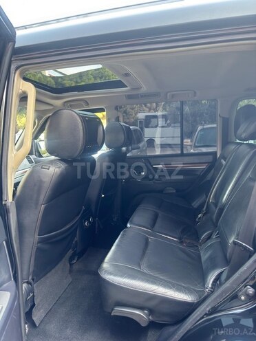 Mitsubishi Pajero-15