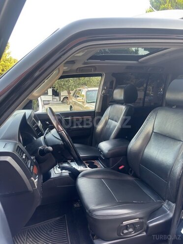 Mitsubishi Pajero-11
