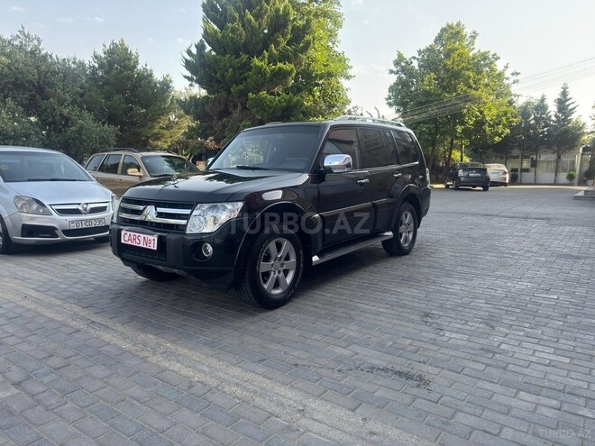 Mitsubishi Pajero-5