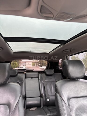 Hyundai Grand Santa Fe-10