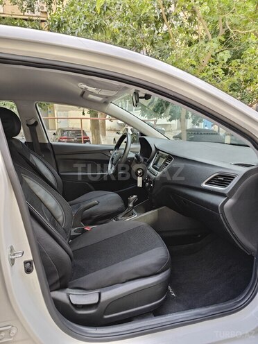 Hyundai Accent 2018, 64,950 km - 1.6 l - Bakı