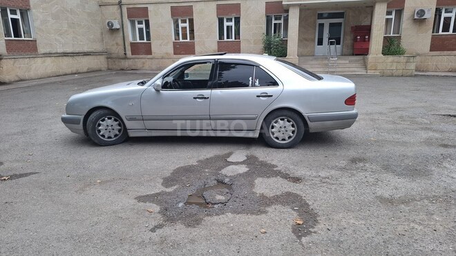 Mercedes E 240 1998, 249,420 km - 2.4 l - Ağstafa