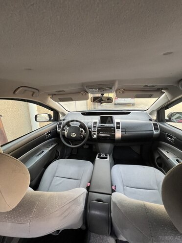 Toyota Prius-17