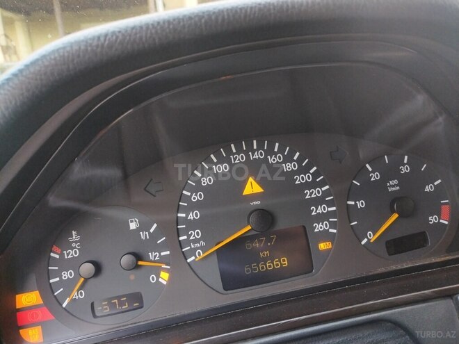 Mercedes E 220 d 2001, 655,000 km - 2.2 л - Bakı