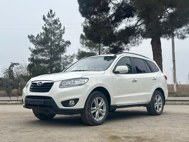 Hyundai Santa Fe 2010, 290,000 km - 3.5 l - Salyan