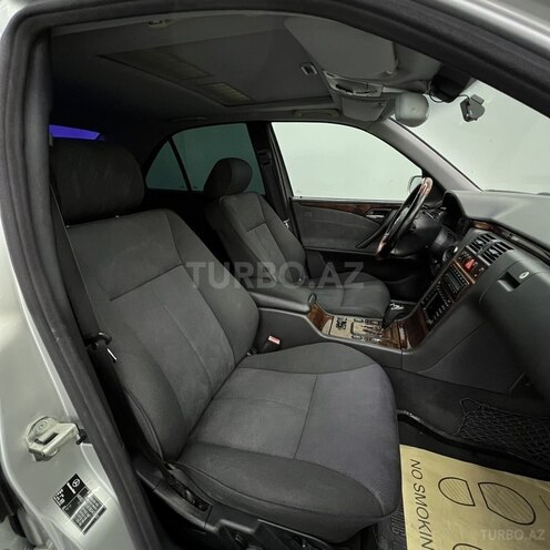 Mercedes E 270 2001, 222,111 km - 2.7 l - Sumqayıt