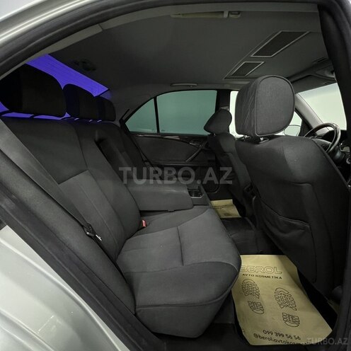 Mercedes E 270 2001, 222,111 km - 2.7 l - Sumqayıt