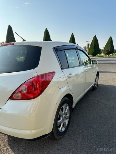 Nissan Tiida-5
