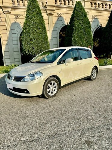 Nissan Tiida-9