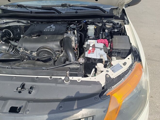 Mitsubishi L200 2016, 190,741 km - 2.4 l - Bakı