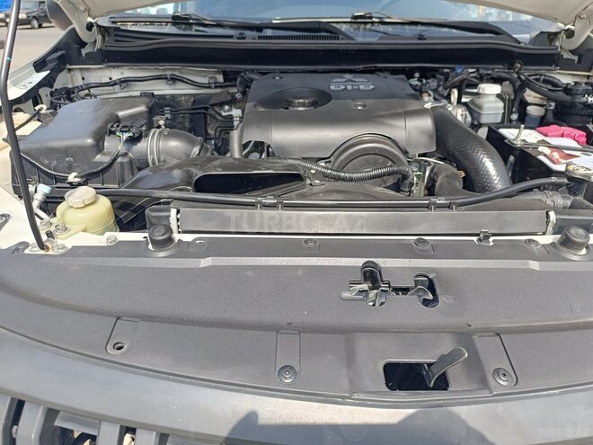 Mitsubishi L200 2016, 190,741 km - 2.4 l - Bakı