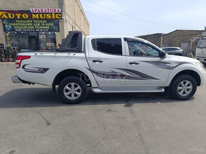 Mitsubishi L200 2016, 190,741 km - 2.4 l - Bakı