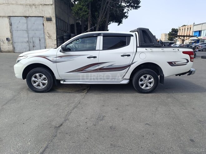 Mitsubishi L200 2016, 190,741 km - 2.4 l - Bakı