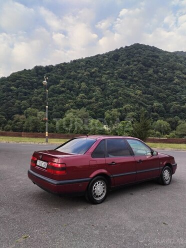 Volkswagen Passat 1995, 330,000 km - 2.0 л - Qəbələ