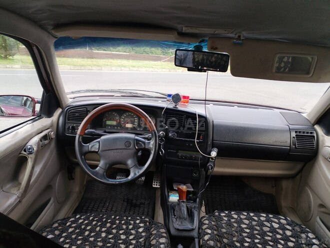 Volkswagen Passat 1995, 330,000 km - 2.0 л - Qəbələ