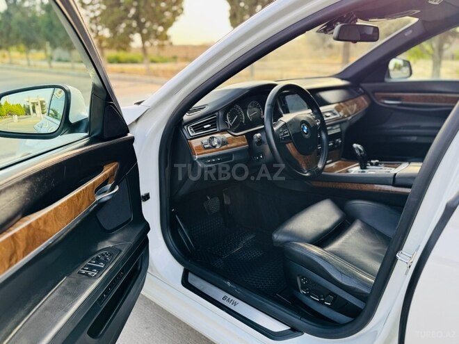BMW 750 2010, 255,000 km - 4.4 l - Bakı
