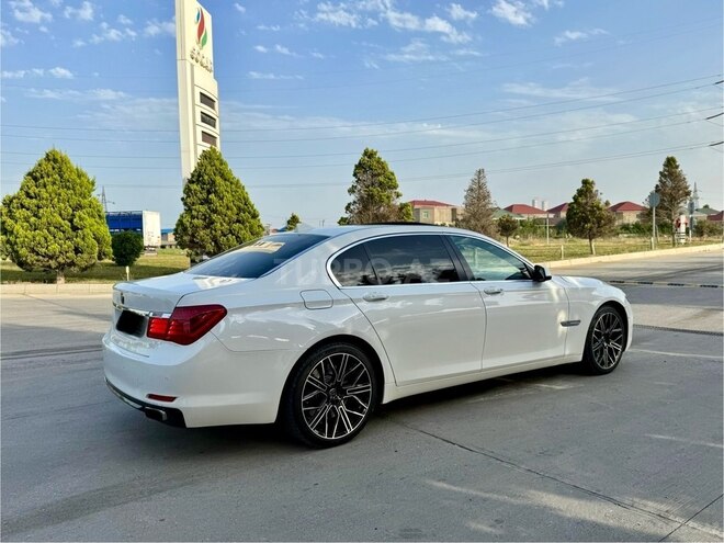 BMW 750 2010, 255,000 km - 4.4 l - Bakı