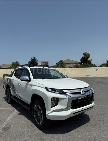 Mitsubishi L200 2023, 24,300 km - 2.4 l - Bakı