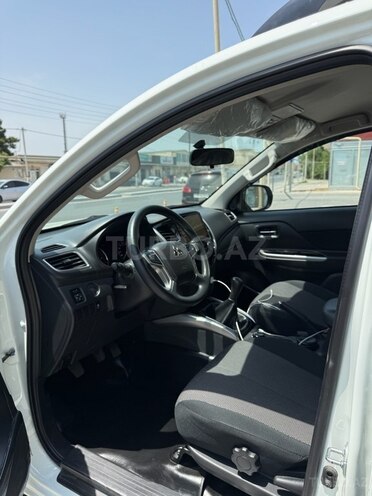 Mitsubishi L200 2023, 24,300 km - 2.4 l - Bakı