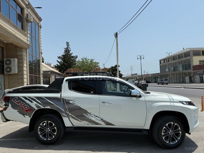 Mitsubishi L200 2023, 24,300 km - 2.4 l - Bakı