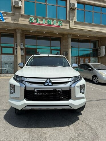 Mitsubishi L200 2023, 24,300 km - 2.4 l - Bakı