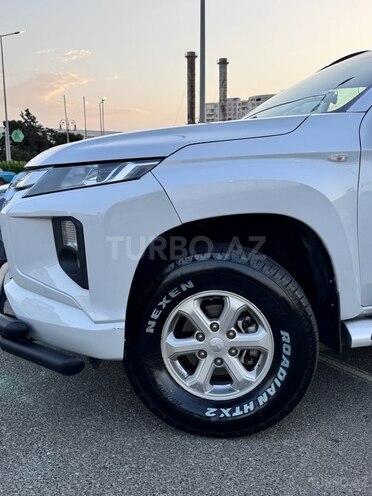 Mitsubishi L200 2021, 165,000 km - 2.4 л - Bakı