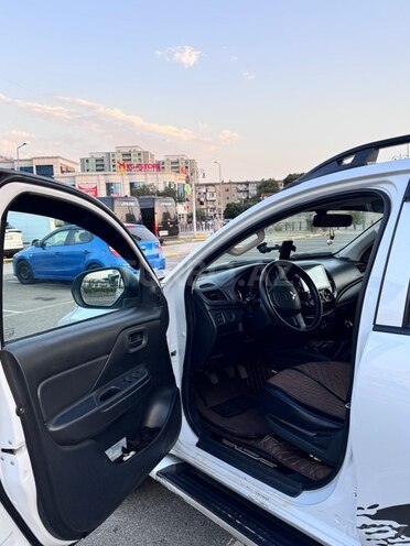 Mitsubishi L200 2021, 165,000 km - 2.4 л - Bakı