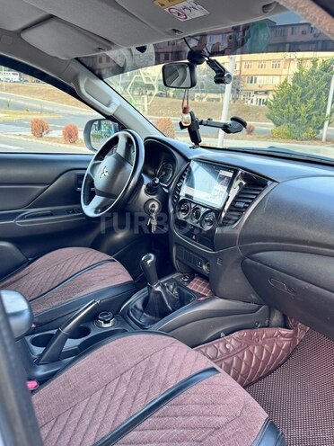 Mitsubishi L200 2021, 165,000 km - 2.4 л - Bakı