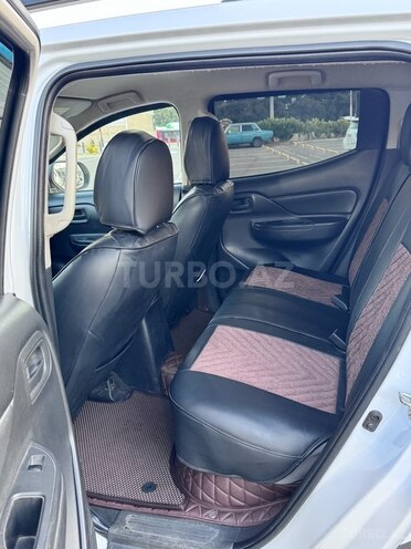 Mitsubishi L200 2021, 165,000 km - 2.4 л - Bakı