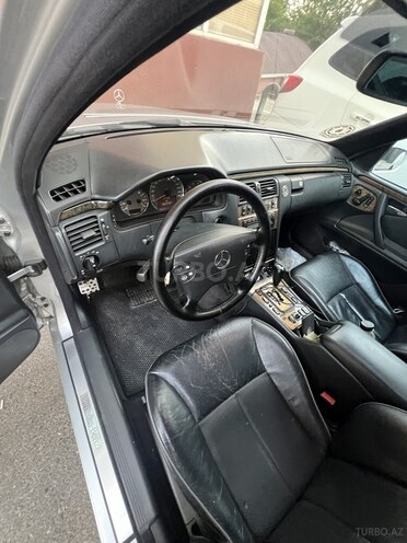Mercedes E 320 2000, 90,323 km - 3.2 l - Bakı