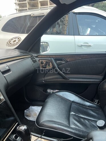 Mercedes E 320 2000, 90,323 km - 3.2 l - Bakı